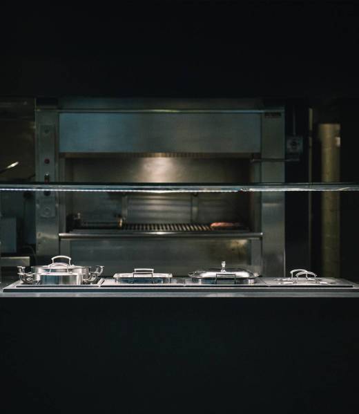 cocina-vacia-en-un-restaurante